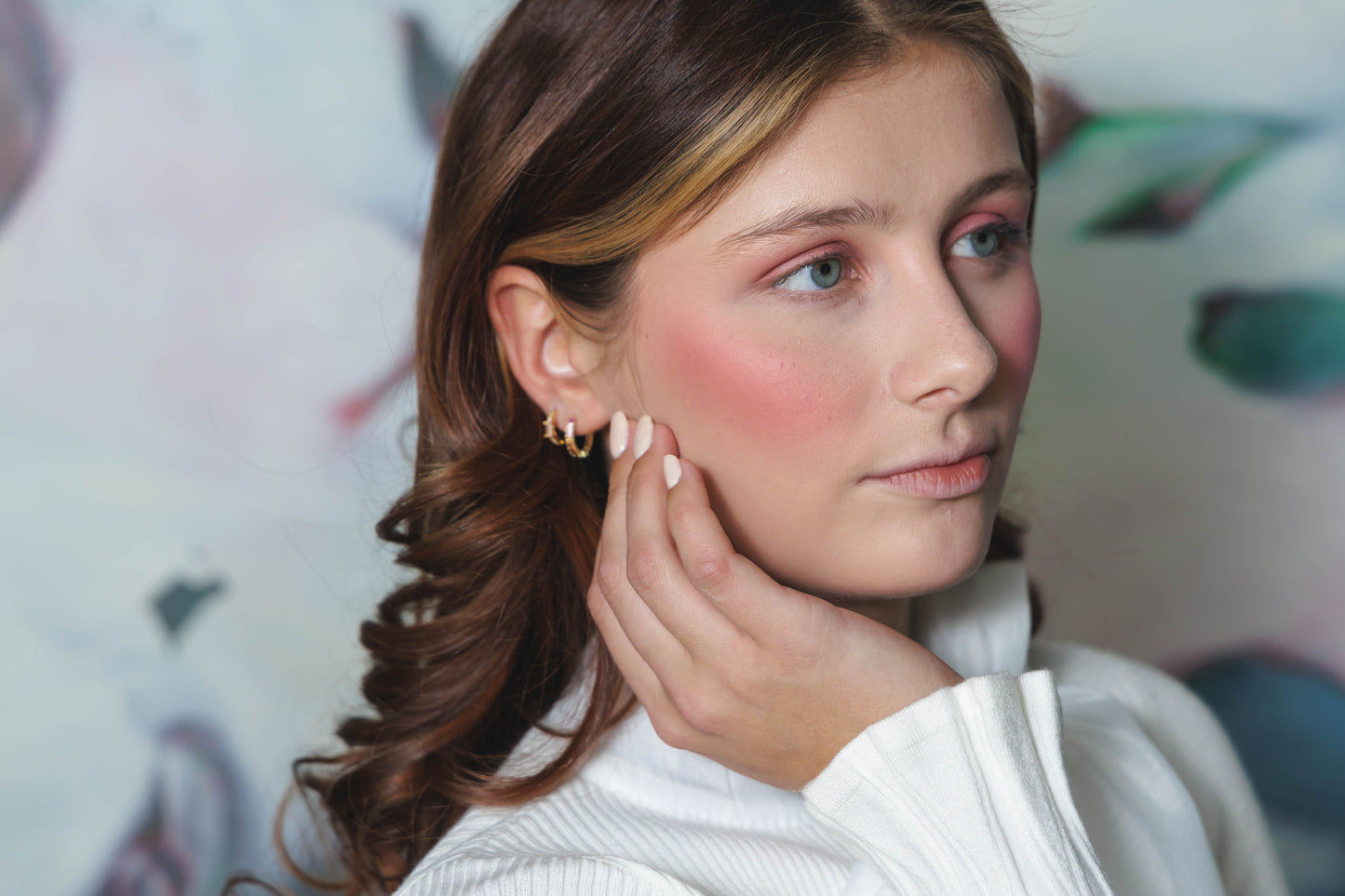 Mon Cher - A warm matte pink that adds a natural flush with a touch of
elegance.