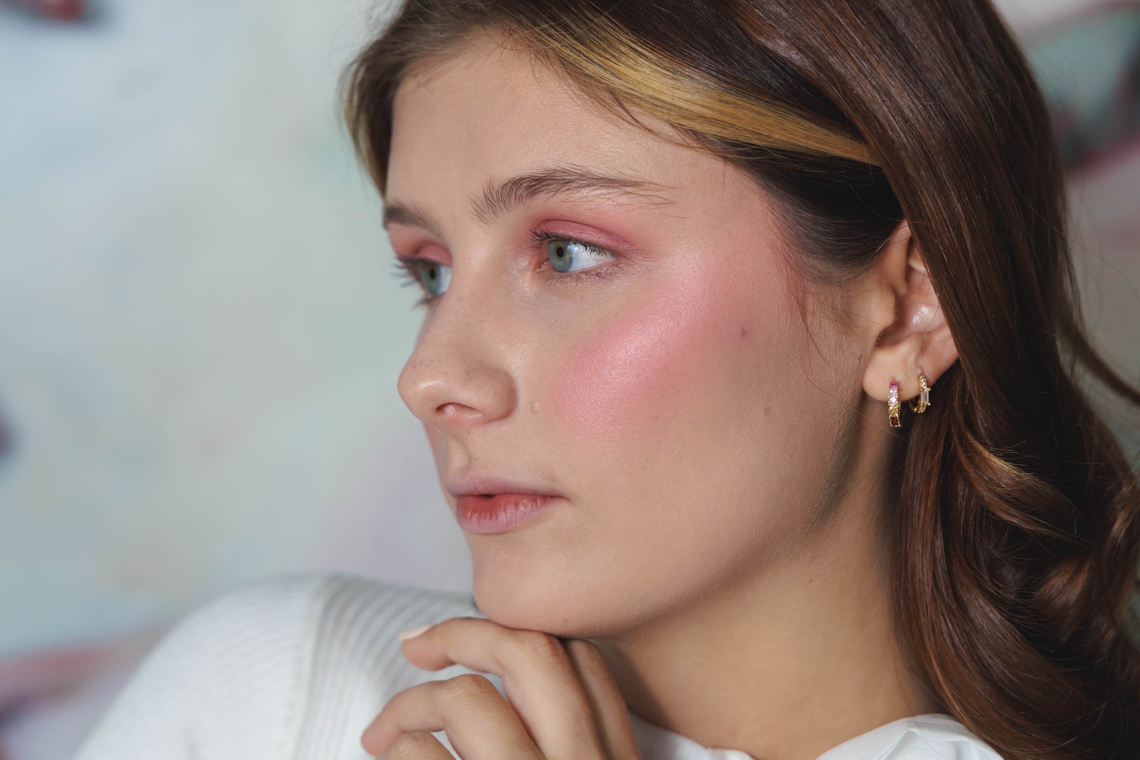 Precious - A soft baby pink with a delicate shimmer for a fresh, radiant glow.