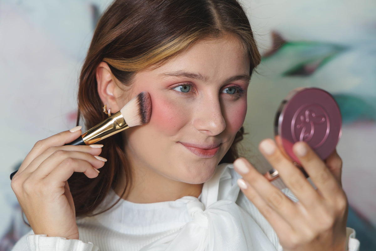 Mon Cher - A warm matte pink that adds a natural flush with a touch of
elegance.